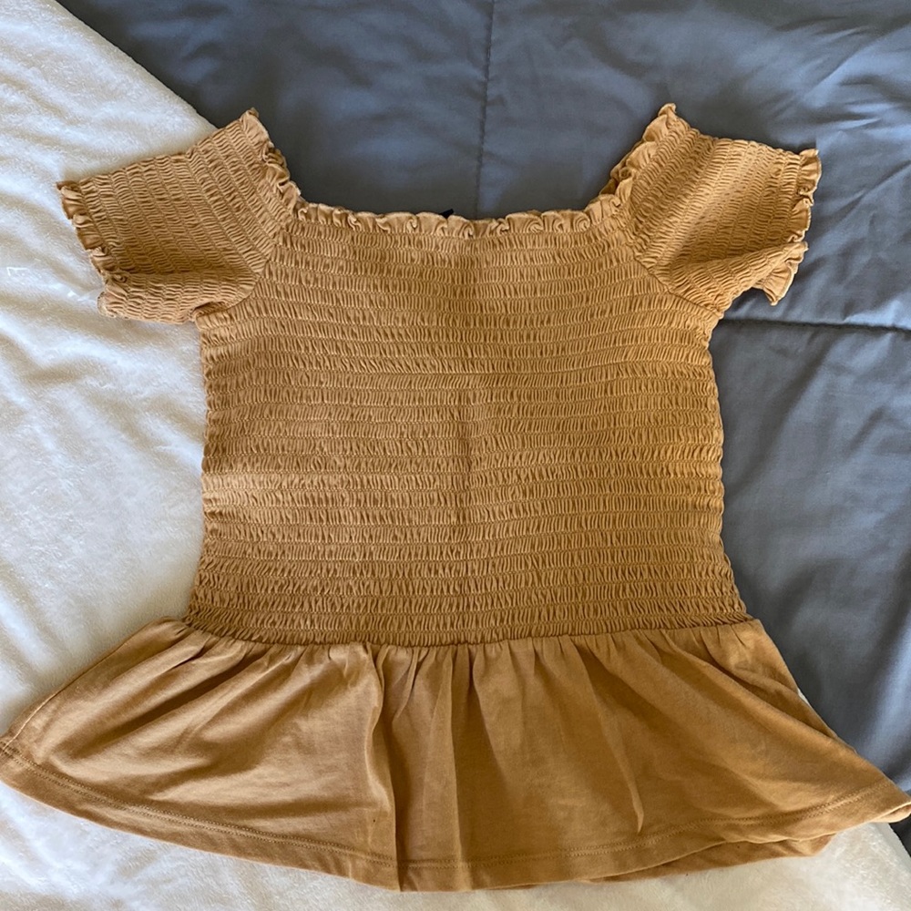 Yellow American Eagle off the shoulder peplum top